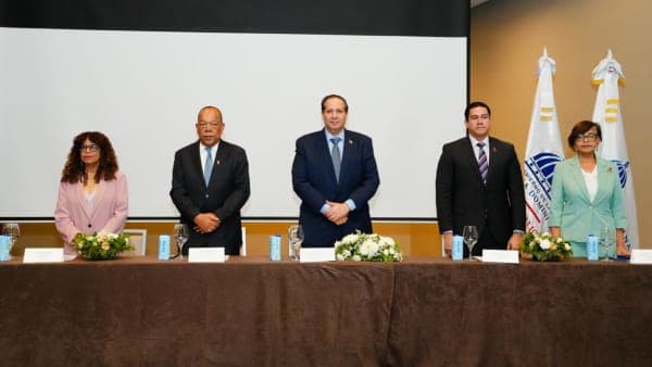 Ministerio de Salud reafirma que el Gobierno garantiza la sostenibilidad financiera de los programas dirigidos a las personas que viven con VIH